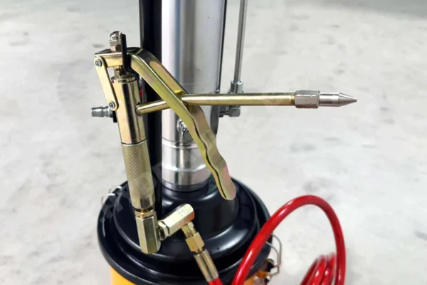 1.จุดเด่น-ถังอัดจาระบี รุ่น HL-812L