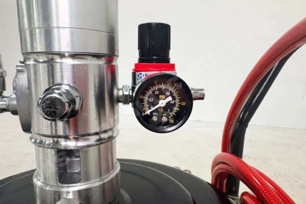 1.จุดเด่น-ถังอัดจาระบี รุ่น HL-840L