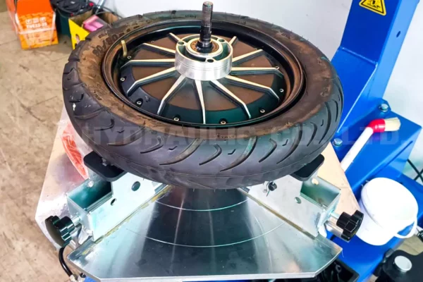2.3รีวิว-อุปกรณ์เสริมถอดยางมอเตอร์ไซค์