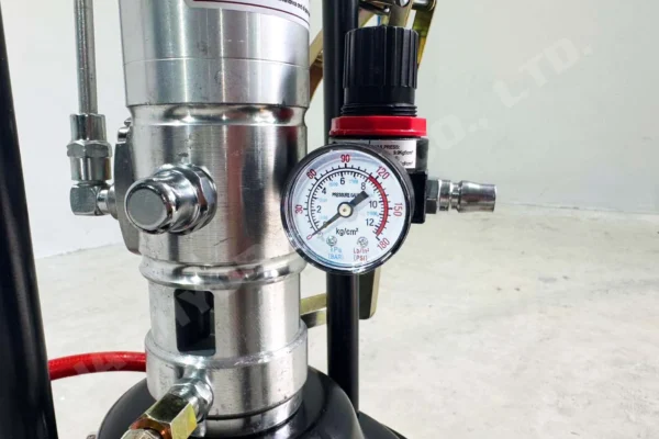 2.จุดเด่น-ถังอัดจาระบี รุ่น HL-812L