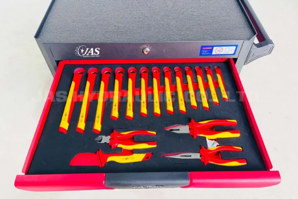 4.รีวิว-ตู้เครื่องมือ 3 ชั้น พร้อมเครื่องมือหุ้มฉนวนสำหรับรถไฟฟ้า 68 ชิ้น