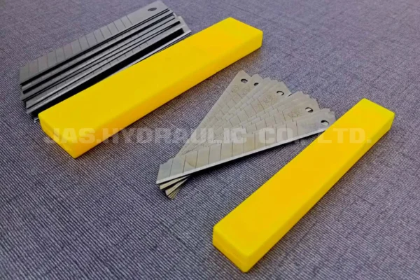 3.รีวิว-BST-ใบมีดคัตเตอร์ BST-03514